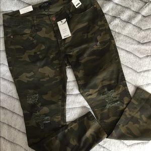 BNWT Camo Distresses Judy Blue Skinny Jeans SZ 15